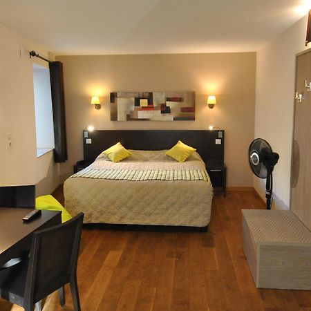 Logis Hostellerie Du Perigord Vert 브랑톰 외부 사진