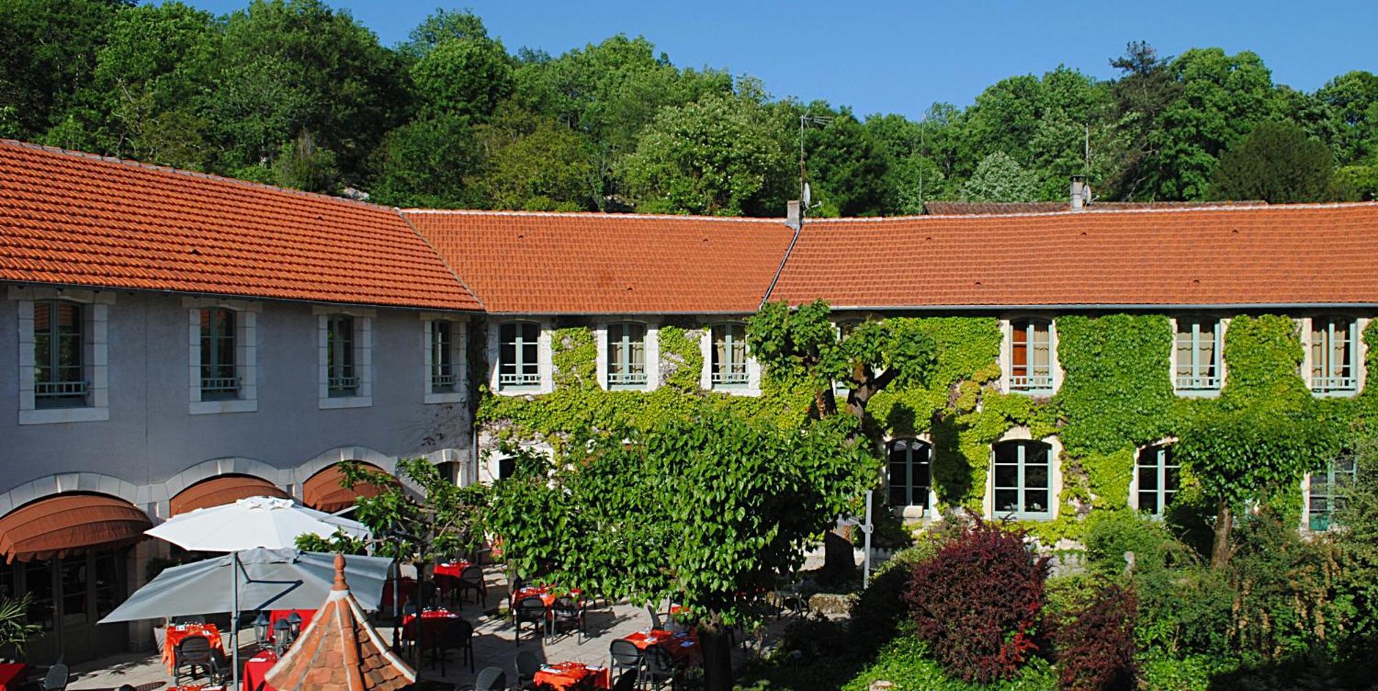 Logis Hostellerie Du Perigord Vert 브랑톰 외부 사진