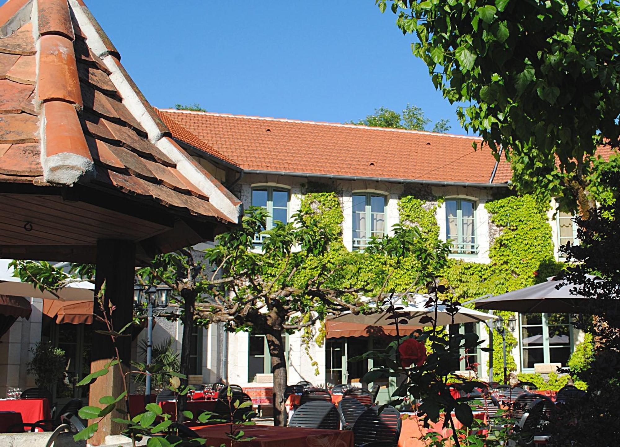 Logis Hostellerie Du Perigord Vert 브랑톰 외부 사진