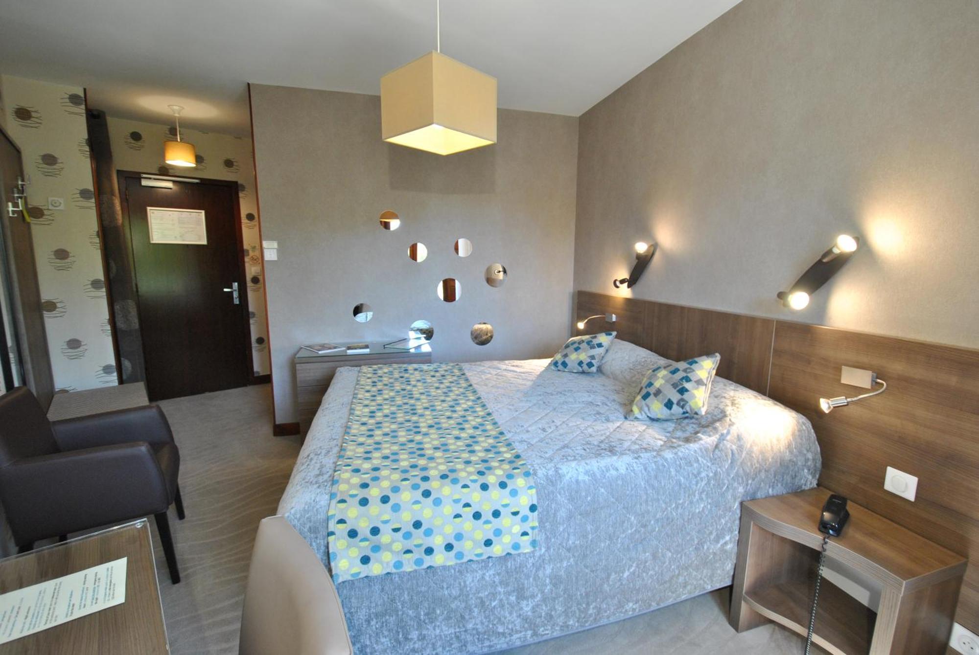 Logis Hostellerie Du Perigord Vert 브랑톰 외부 사진