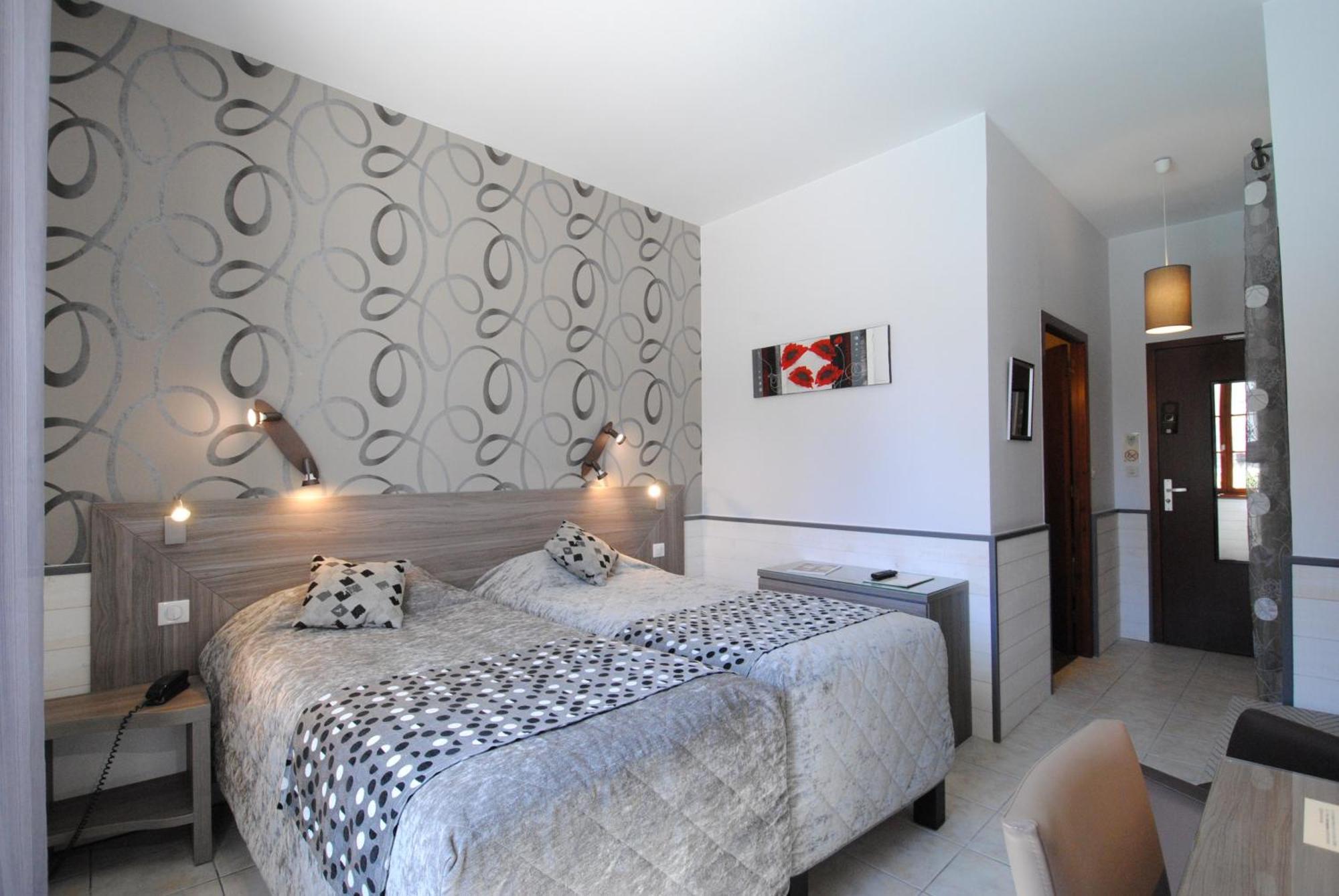 Logis Hostellerie Du Perigord Vert 브랑톰 외부 사진