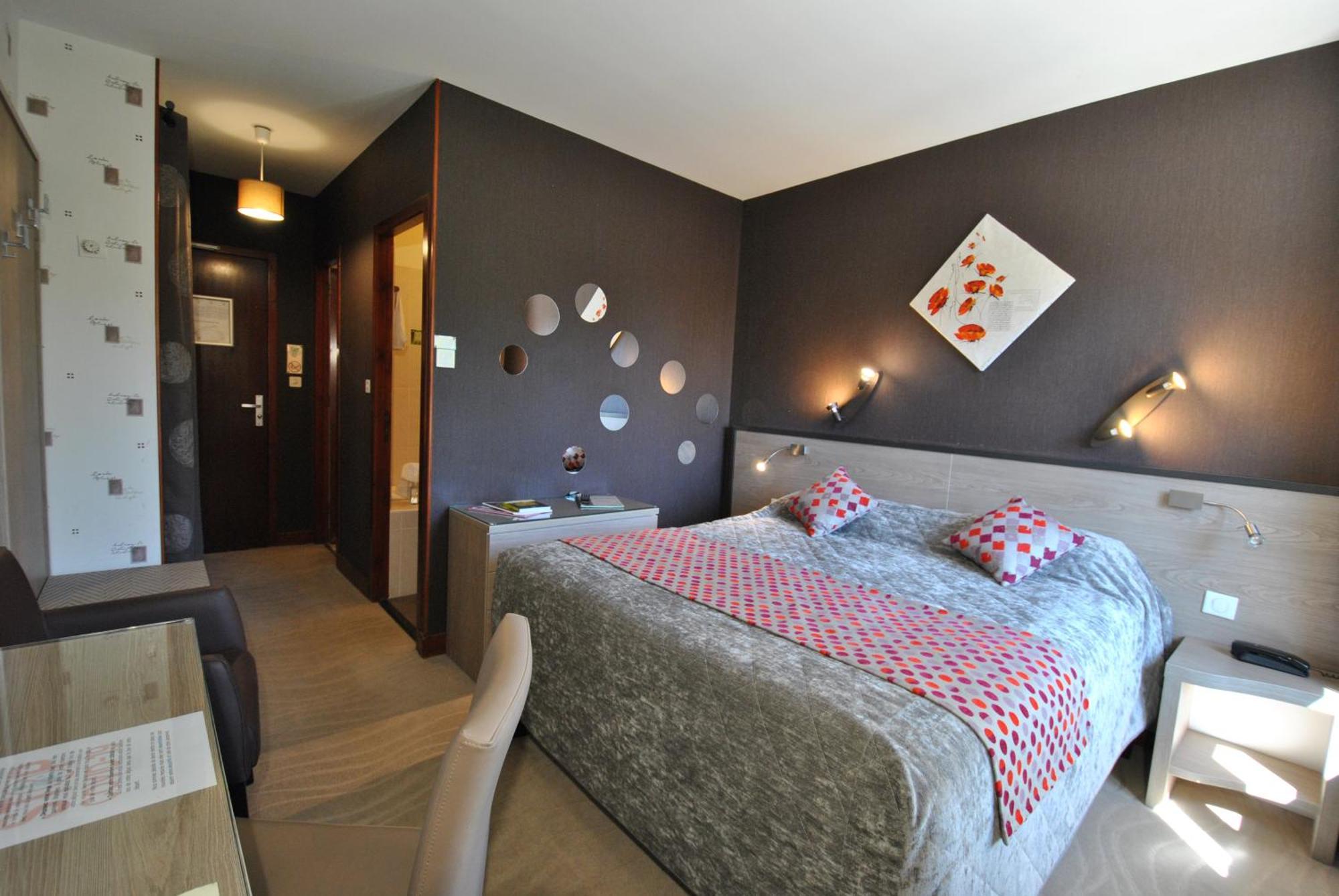 Logis Hostellerie Du Perigord Vert 브랑톰 외부 사진