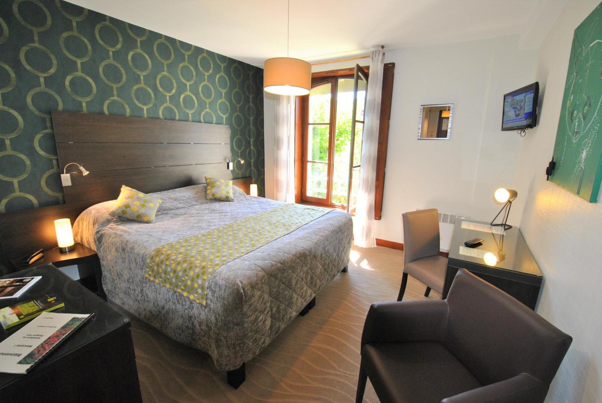 Logis Hostellerie Du Perigord Vert 브랑톰 외부 사진